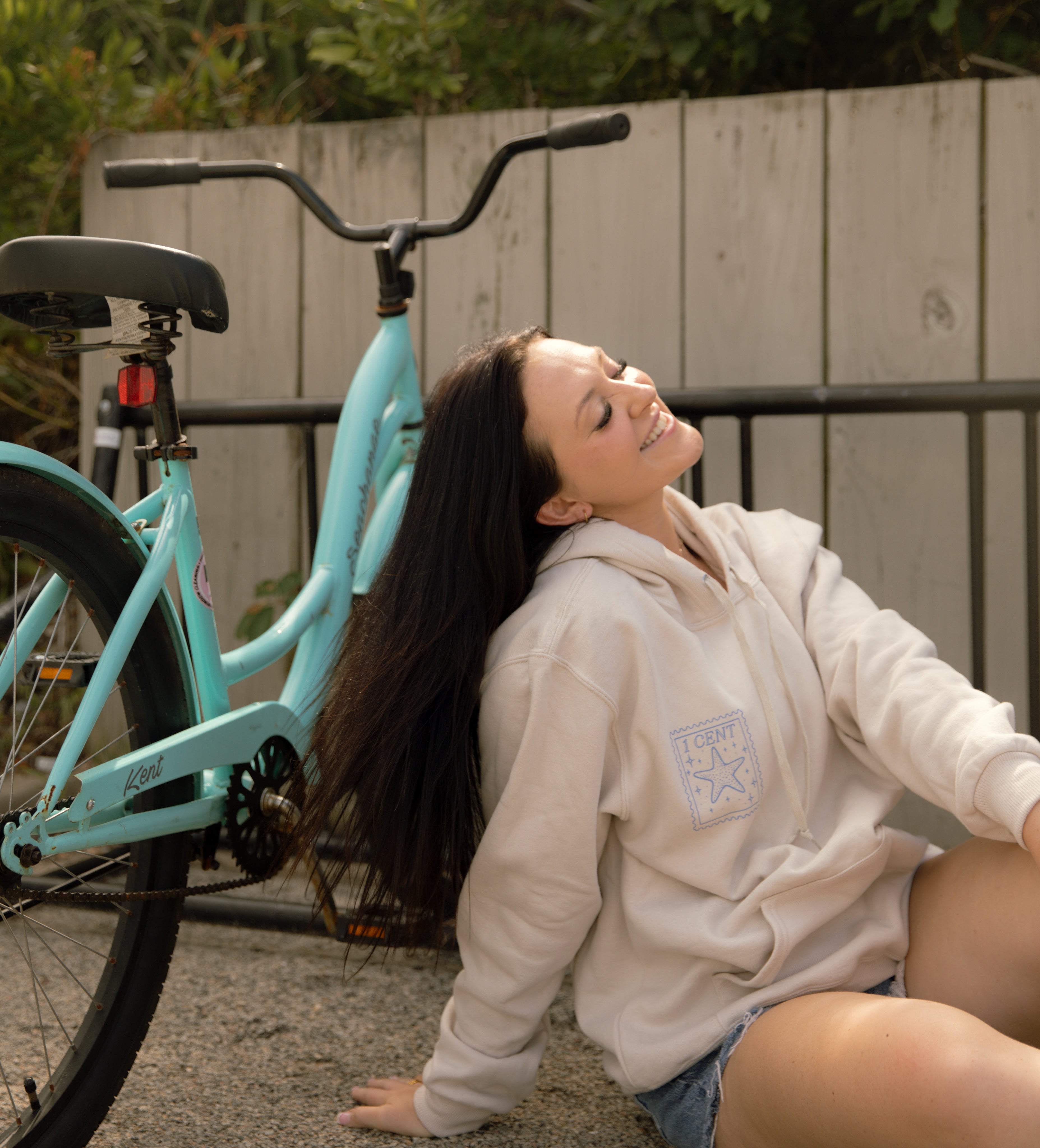 COASTAL POSTCARD HOODIE