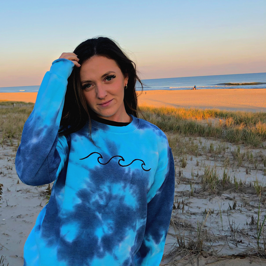 MAKING WAVES CREWNECK