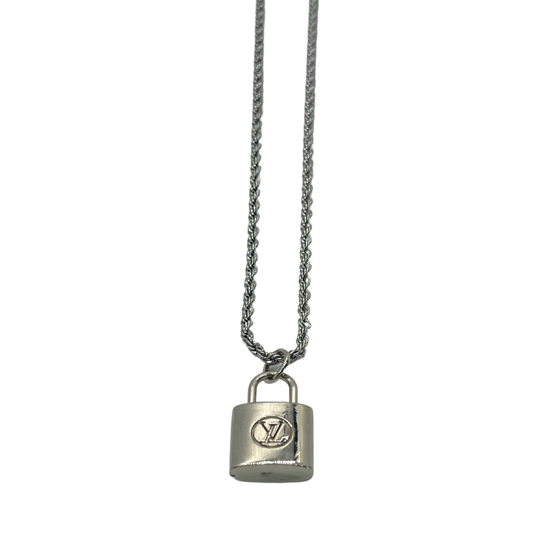 Louis vuitton lock necklace 2025 silver